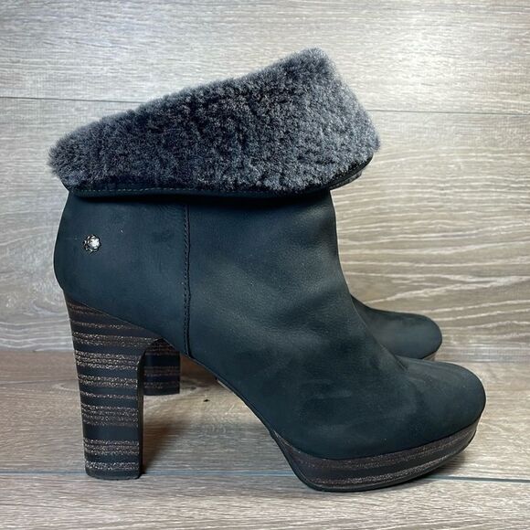Ugg Dandylion Black Leather Women’s Sz 9.5 Gray Sheepskin Fold Over 4” Heel Boot - Picture 1 of 14
